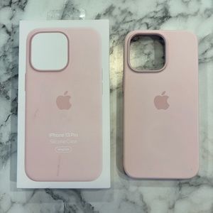 Apple iPhone 13 Pro Chalk Pink Silicone Case